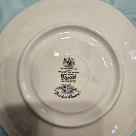 Vintage Paragon "Bride's Choice" pattern  cup and saucer. - Picture 8 of 8
